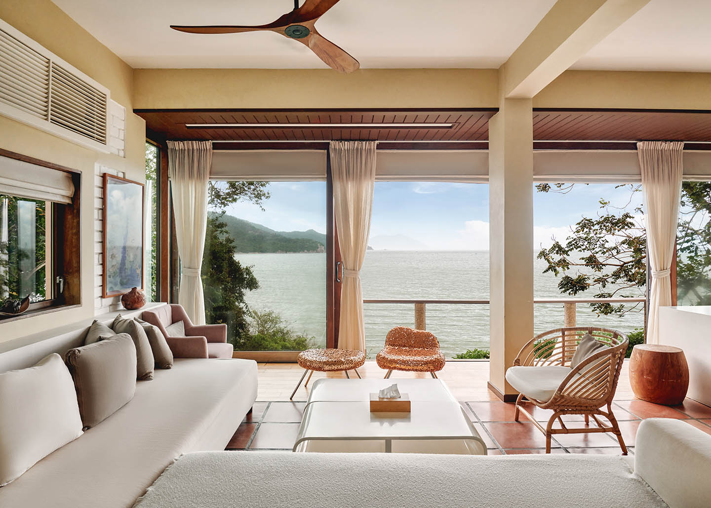 Exclusive Venue Hong Kong-CliffHouse_Lantau_Corporate_ShootingFilming_Wedding_Staycation14