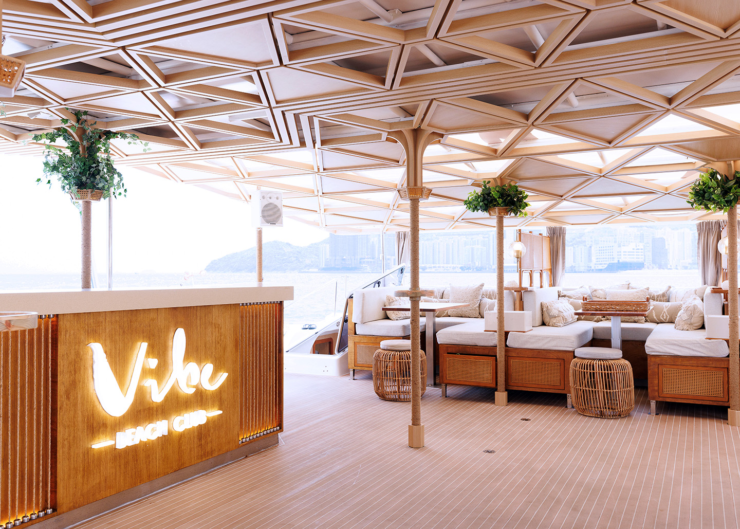 Exclusive Venue Hong Kong Boat & Yacht The Vibe