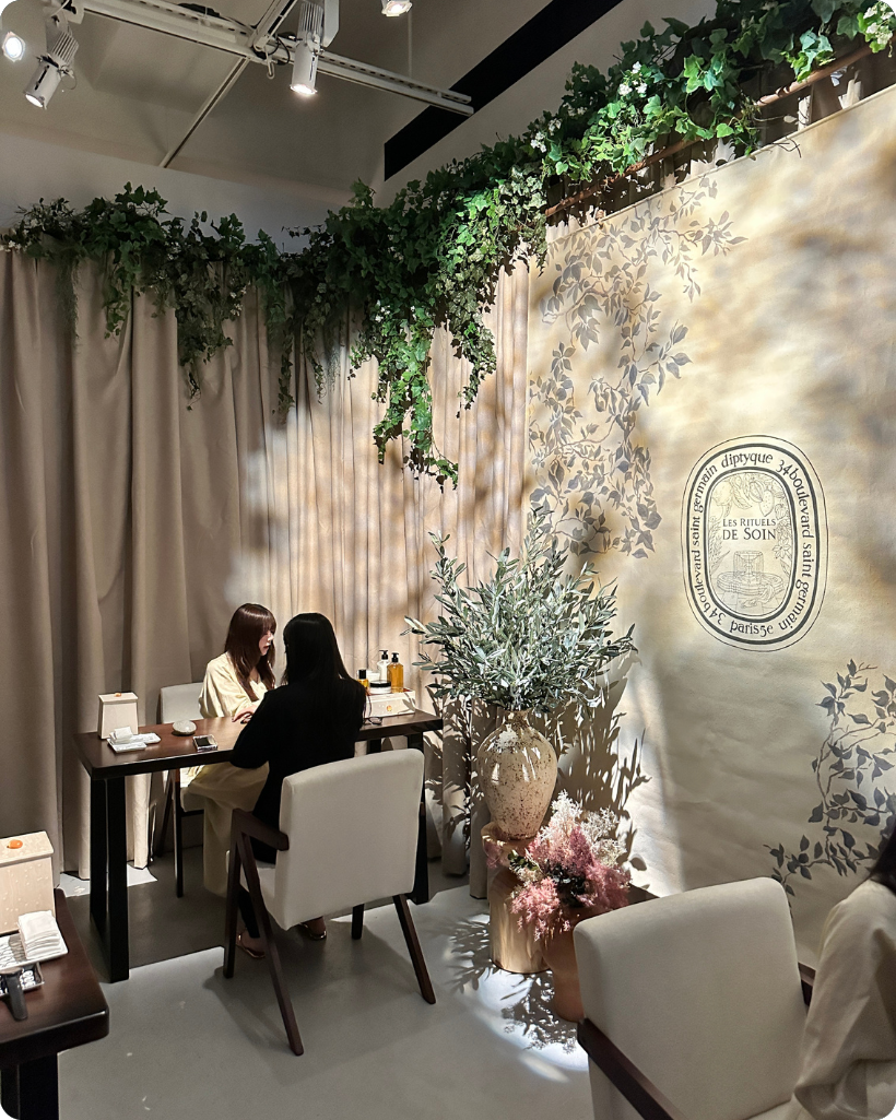 Exclusive Venue - Hong Kong - Queen's Pop Up